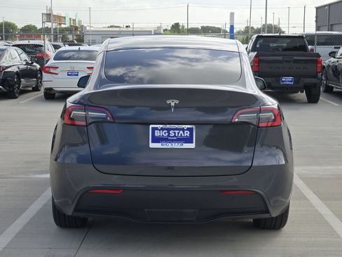 Used 2021 Tesla Model Y Long Range AWD/4WD image 5