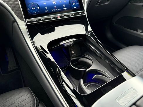 Certified 2026 Mercedes-Benz GLC 300 image 21