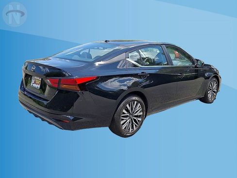 Used 2026 Nissan Altima 2.5 SV FWD image 8