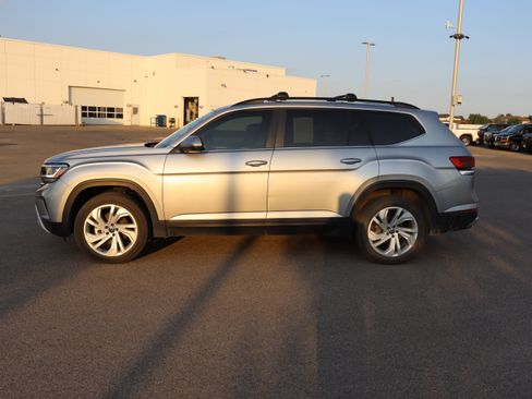 Used 2023 Volkswagen Atlas SE w/ Panoramic Sunroof Package AWD/4WD image 4