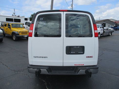 Used 2024 GMC Savana 2500 w/ Driver Convenience Package image 6
