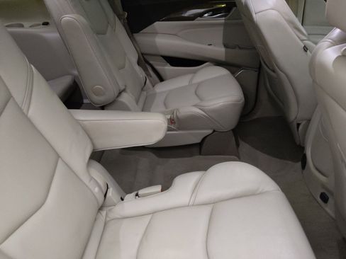Used 2018 Cadillac Escalade Luxury image 19