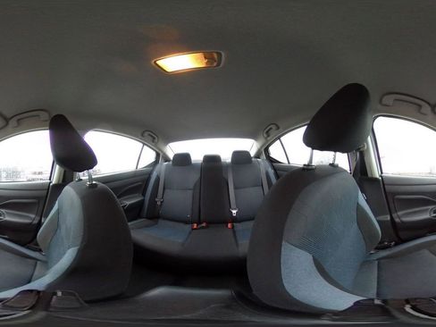 Used 2025 Nissan Versa SV image 41