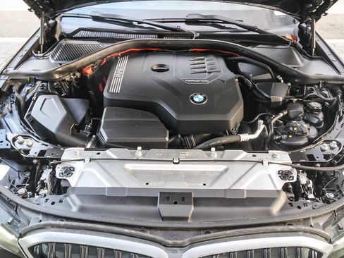 Used 2023 BMW 330i Sedan w/ Premium Package image 26