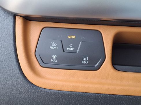 New 2025 Volkswagen ID. Buzz Pro S image 15