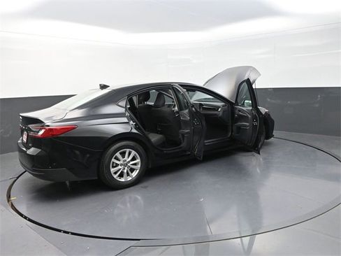 Used 2025 Toyota Camry LE image 41