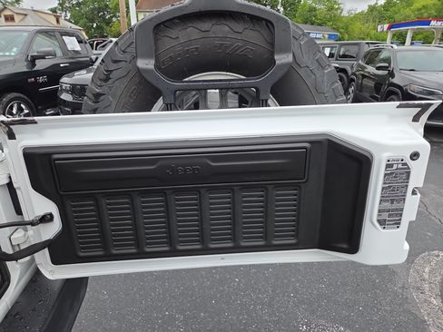 Certified 2022 Jeep Wrangler Unlimited Sport AWD/4WD image 32