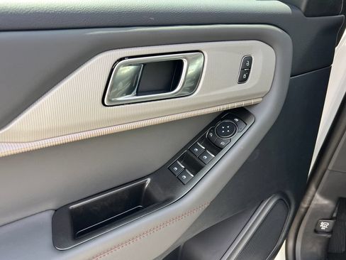 New 2026 Ford Explorer Active w/ Active Comfort Package RWD image 21