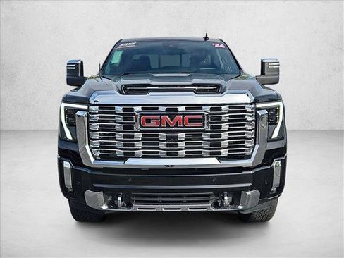 Used 2024 GMC Sierra 2500 Denali w/ Denali Reserve Package AWD/4WD image 2