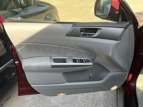 Used 2010 Subaru Forester 2.5X Premium image 12