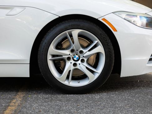 Used 2009 BMW Z4 sDrive35i RWD image 14