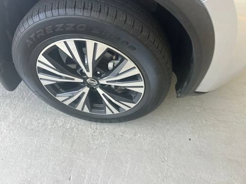 Used 2021 Nissan Rogue SV w/ Premium Package FWD image 7
