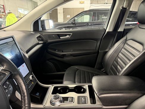 Used 2022 Ford Edge SEL w/ Convenience Package image 19