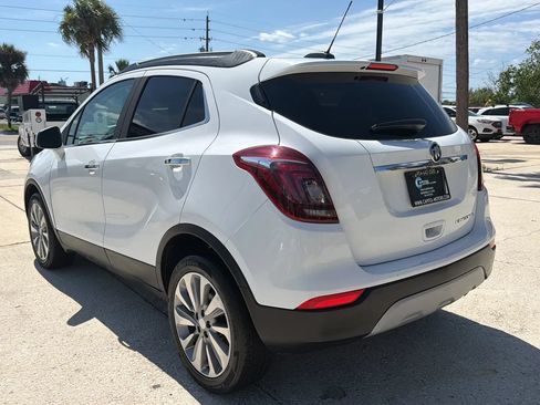 Used 2020 Buick Encore Preferred FWD image 3