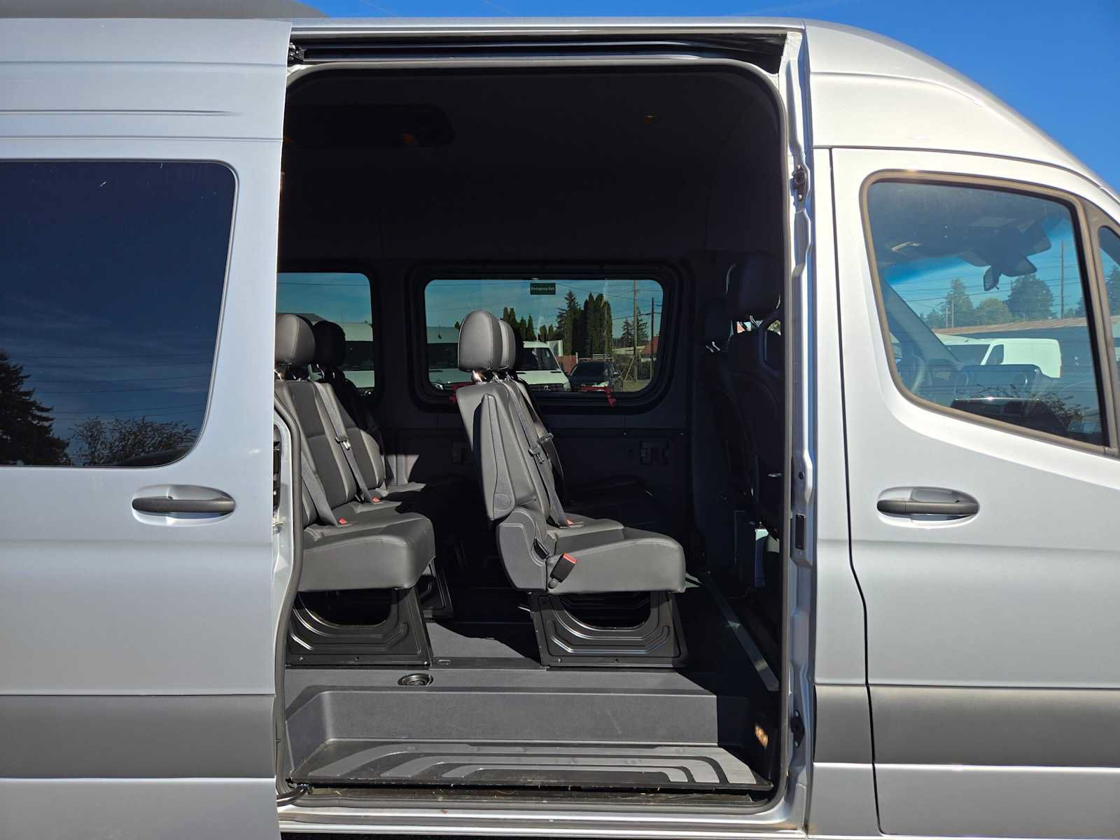 Used 2025 Mercedes-Benz Sprinter 2500 image 12