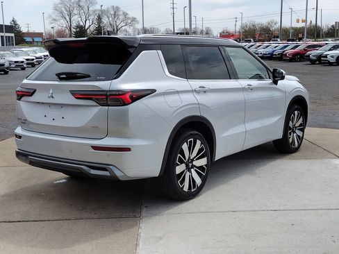 New 2026 Mitsubishi Outlander SEL AWD/4WD image 16