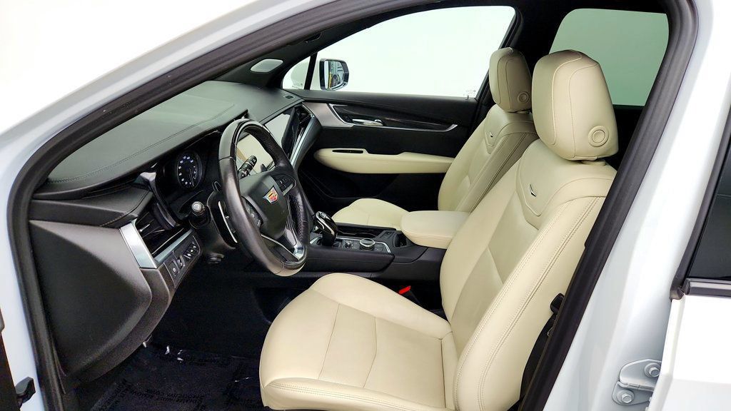 Used 2024 Cadillac XT6 Sport w/ Technology Package AWD/4WD image 21