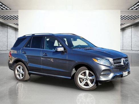 Used 2019 Mercedes-Benz GLE 400 4MATIC image 2