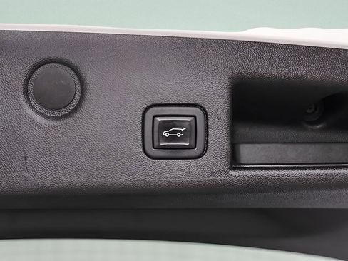 Used 2022 Chevrolet Equinox LT w/ LT True North Edition image 43