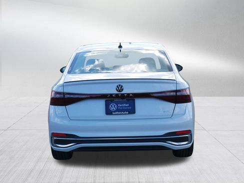 Certified 2025 Volkswagen Jetta SEL image 6