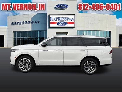 Used 2025 Lincoln Navigator Reserve AWD/4WD image 10