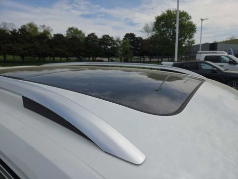 Used 2024 Volkswagen Atlas SEL Premium R-Line image 3