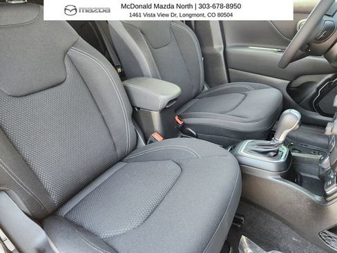 Used 2023 Jeep Renegade Altitude AWD/4WD image 14