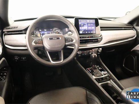 Used 2025 Jeep Compass Latitude image 2