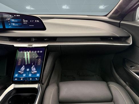 Used 2025 Lucid Air Touring AWD/4WD image 25