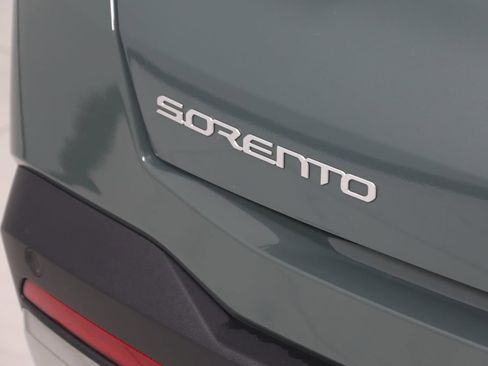 Used 2025 Kia Sorento EX image 49