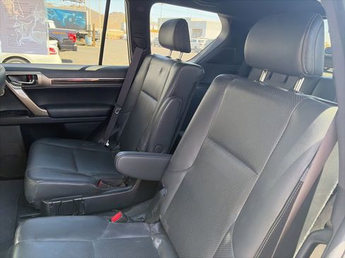 Used 2020 Lexus GX 460 Luxury w/ Luxury Sport Package AWD/4WD image 4
