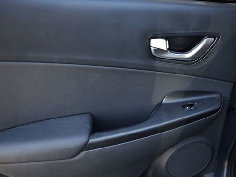 Used 2023 Hyundai Kona Limited image 23