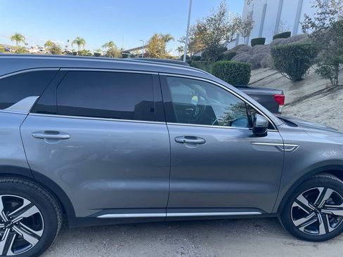Used 2023 Kia Sorento EX w/ Panoramic Sunroof Package AWD/4WD image 11