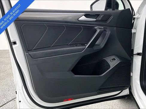 Used 2024 Volkswagen Tiguan SE R-Line FWD image 23