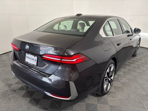 Certified 2026 BMW 530i w/ Premium Package RWD image 5