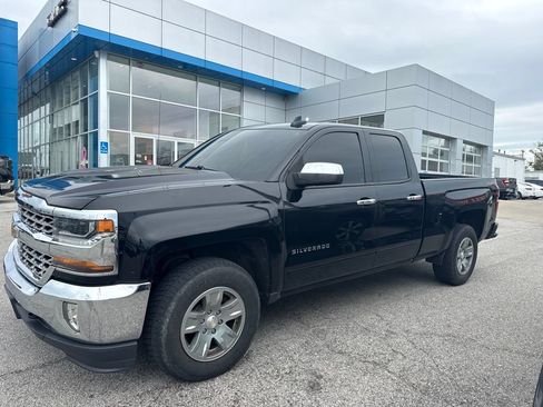Used 2018 Chevrolet Silverado 1500 LT w/ All Star Edition AWD/4WD image 5