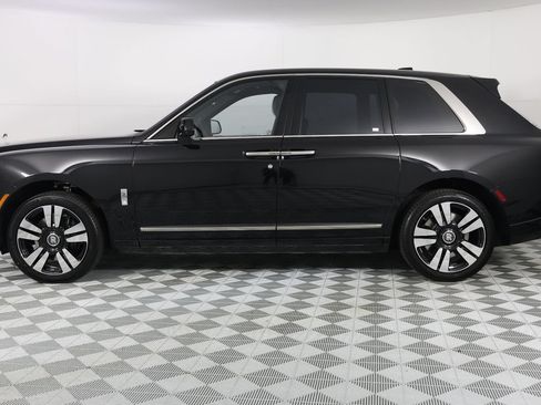 New 2026 Rolls-Royce Cullinan AWD/4WD image 2