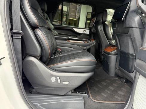 Used 2025 Lincoln Navigator L Black Label AWD/4WD image 6