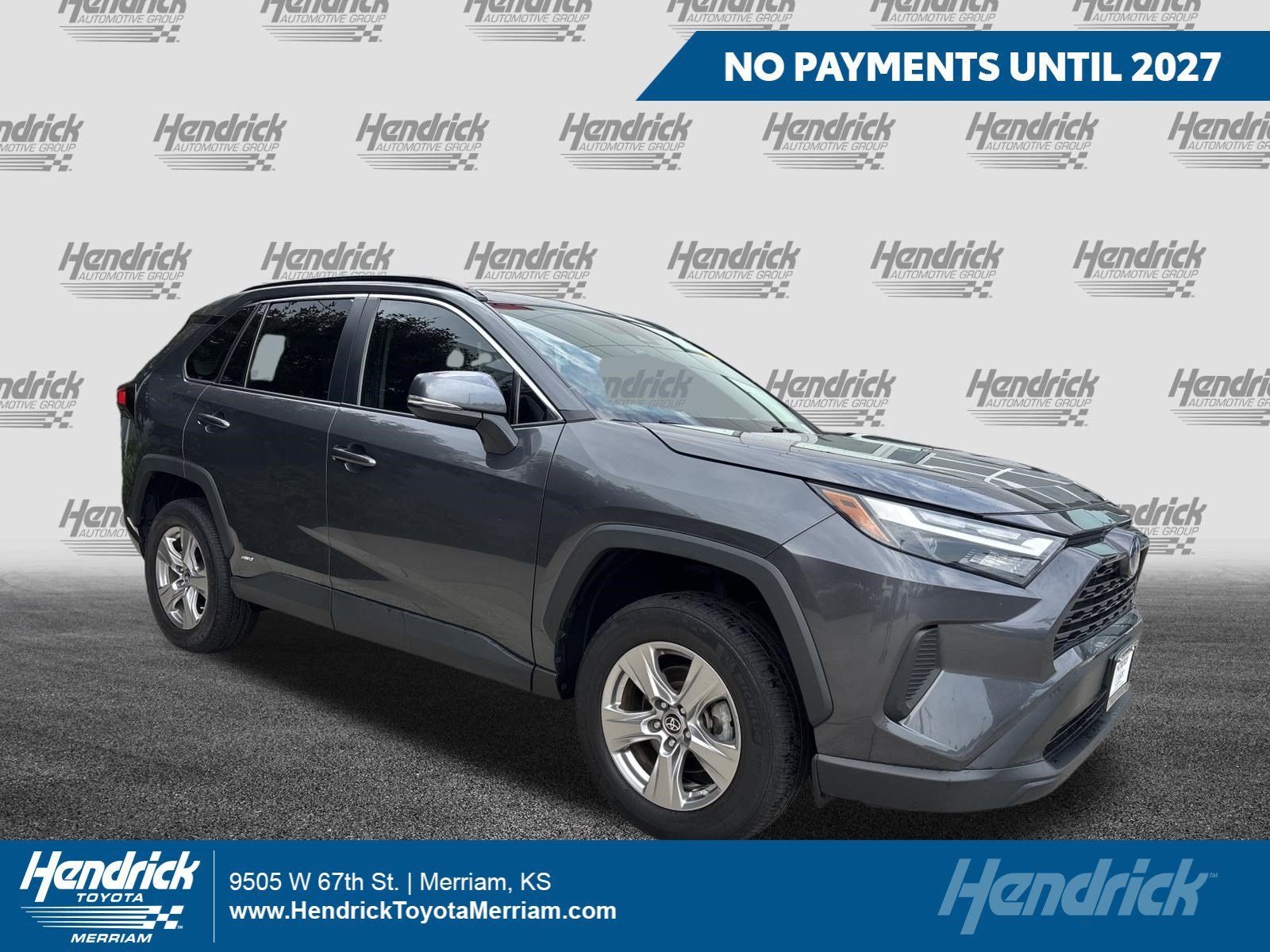 Used 2023 Toyota RAV4 LE AWD/4WD image 1