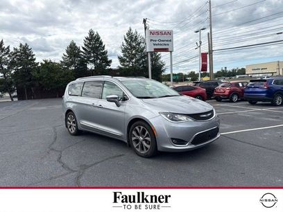 Used 2020 Chrysler Pacifica Limited w/ Tire & Wheel Group