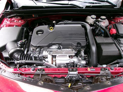 Used 2025 Chevrolet Malibu RS image 9