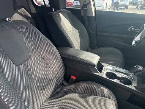 Used 2017 Chevrolet Equinox LT w/ Convenience Package image 32