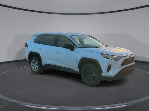 Used 2023 Toyota RAV4 LE FWD image 2