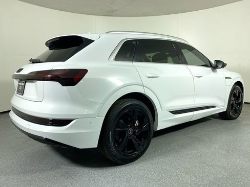 Certified 2022 Audi e-tron Premium Plus w/ Premium Plus Package image 36