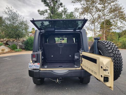Used 2011 Jeep Wrangler Sahara w/ Dual Top Group image 36