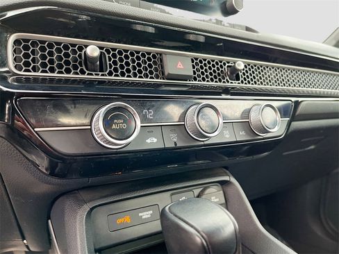 Used 2022 Honda Civic Sport image 15