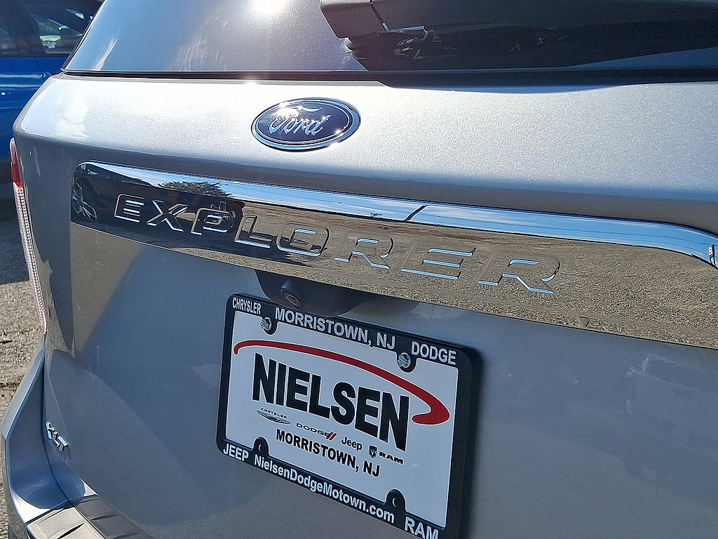 Used 2024 Ford Explorer XLT w/ Equipment Group 202A AWD/4WD image 65