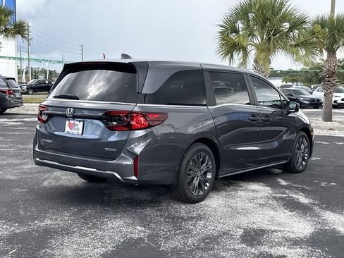 New 2026 Honda Odyssey Touring image 6