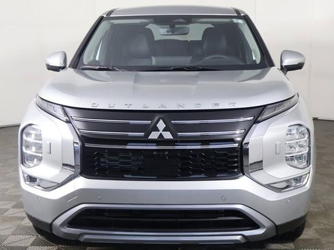 New 2026 Mitsubishi Outlander SE image 13