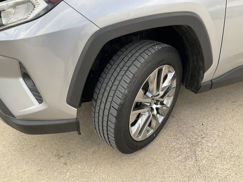 Used 2019 Toyota RAV4 Limited w/ Cold Weather Package FWD image 20